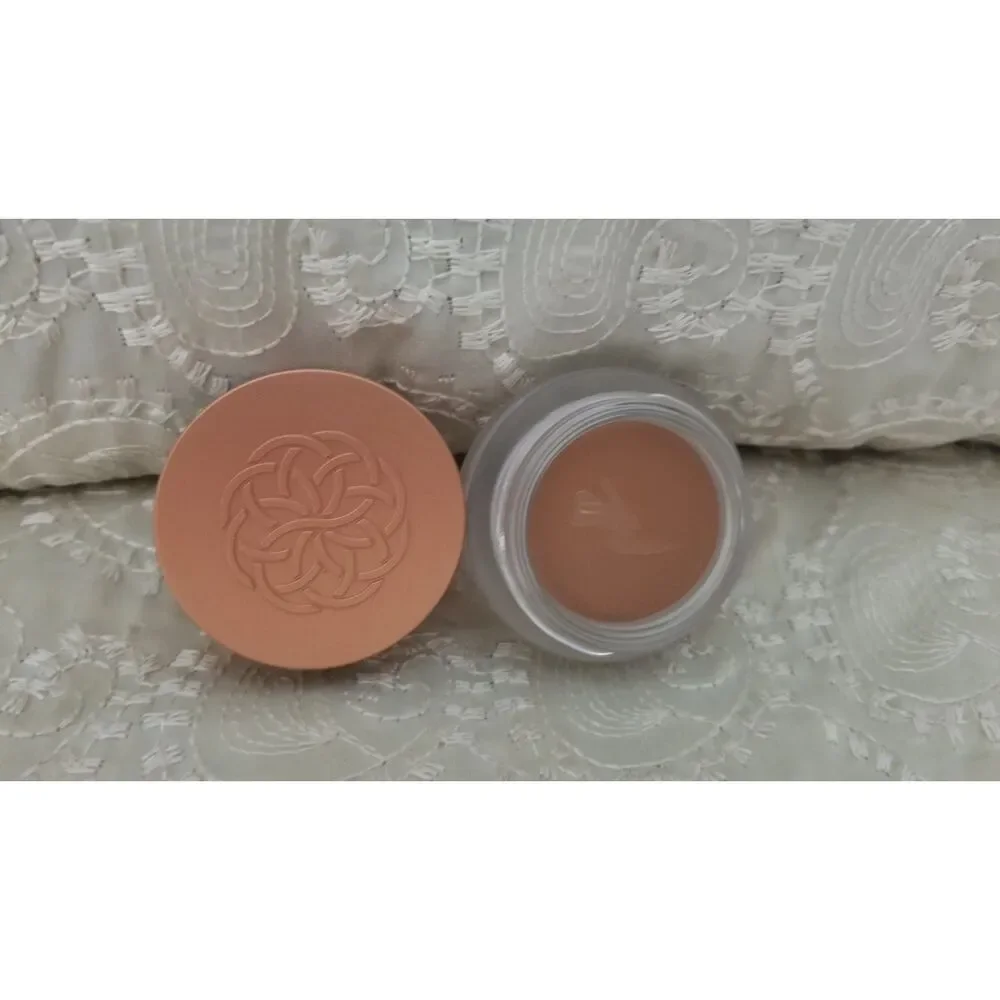 The Yensa Super Bright Serum Silk Under Eye Corrector is a full-coverage DEEP
